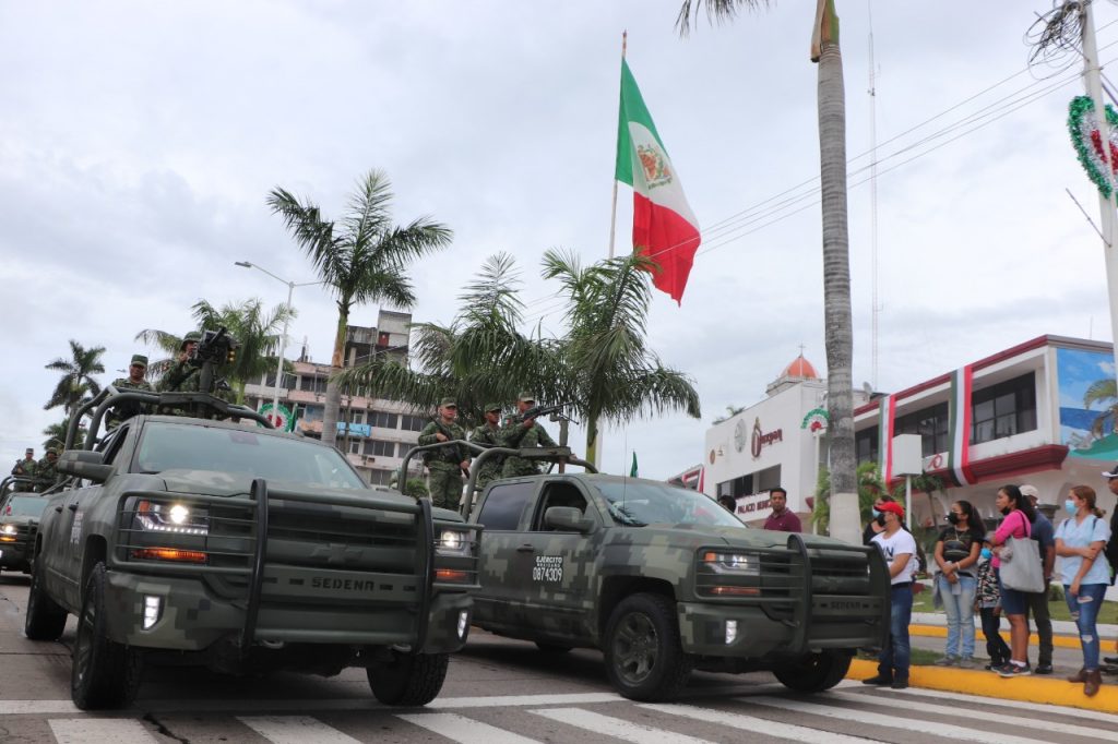  Gran desfile cívico-militar para conmemorar el   Aniversario del Inicio de la Independencia de México