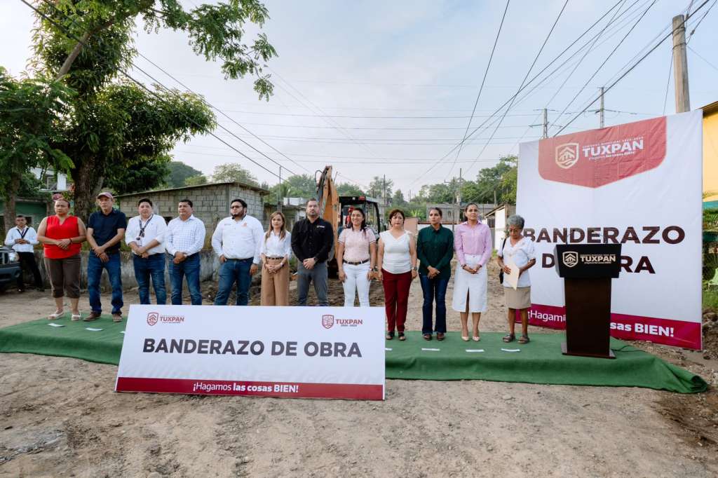 Construcción de guarniciones y banquetas en Santiago de la Peña