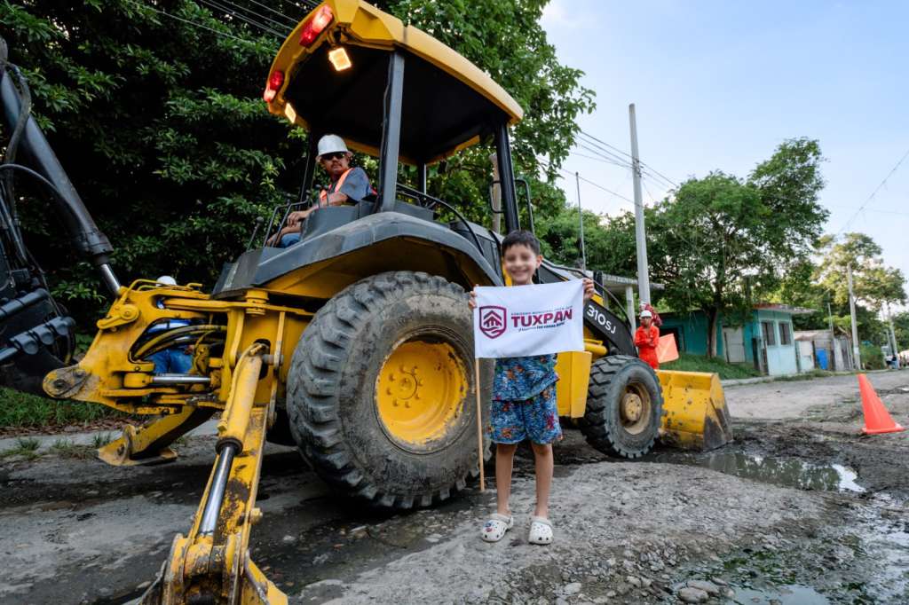 Pavimentación calle Los Pinos en Tuxpan