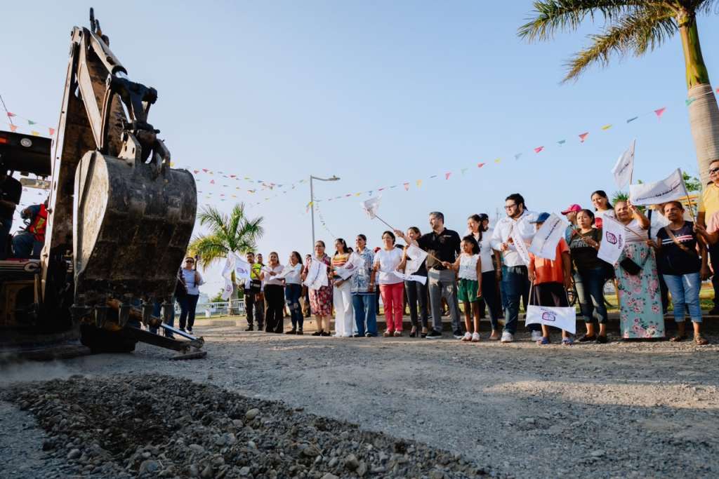 Inicio de pavimentación en La Mata Tuxpan