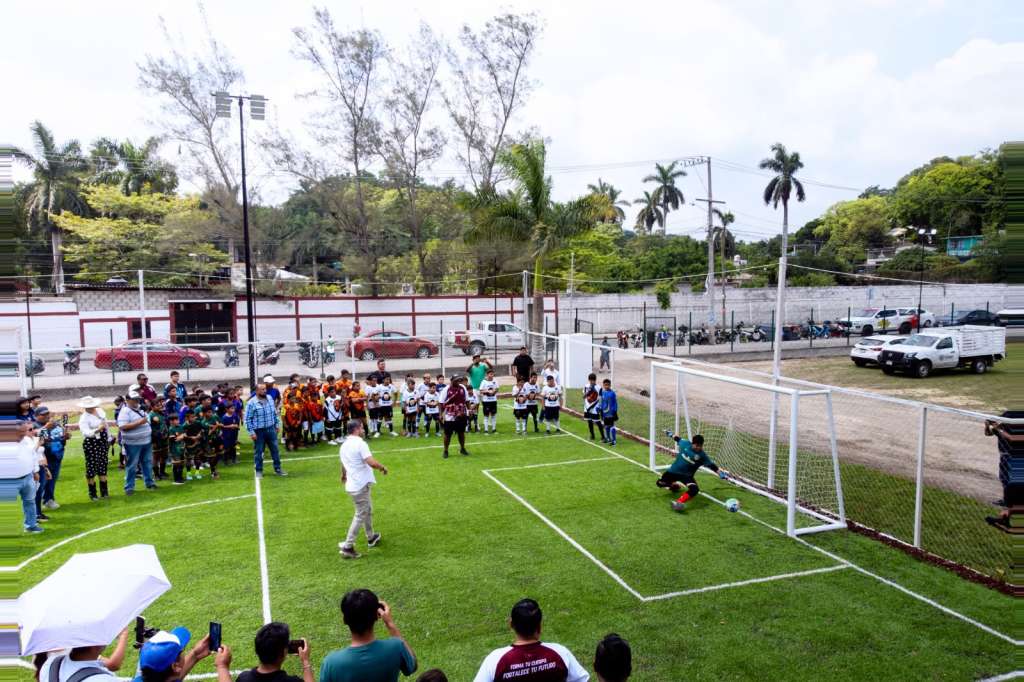 Nueva cancha de fútbol 5 en el Rastro Municipal de Tuxpan