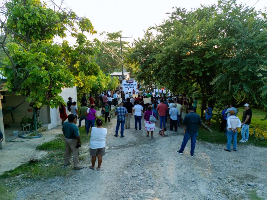 Pavimentación en Alto Lucero inicia con trabajos en calles de Tuxpan