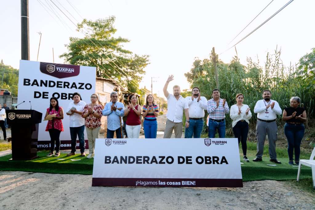 Obra de pavimentación en Alto Lucero, Tuxpan