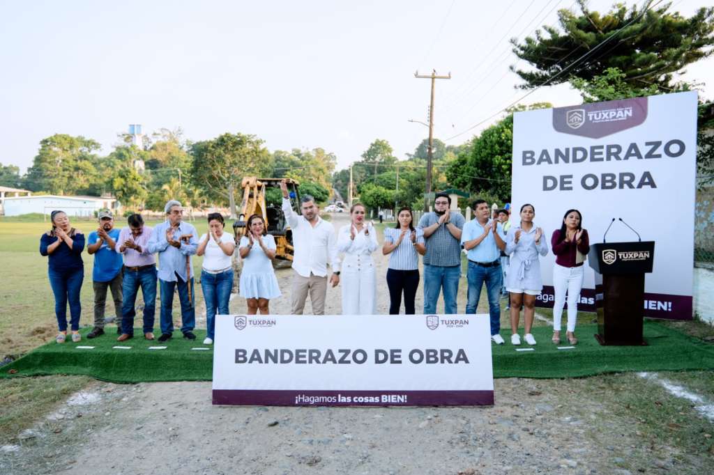 Construcción de guarniciones y banquetas en Praxedis Guerrero