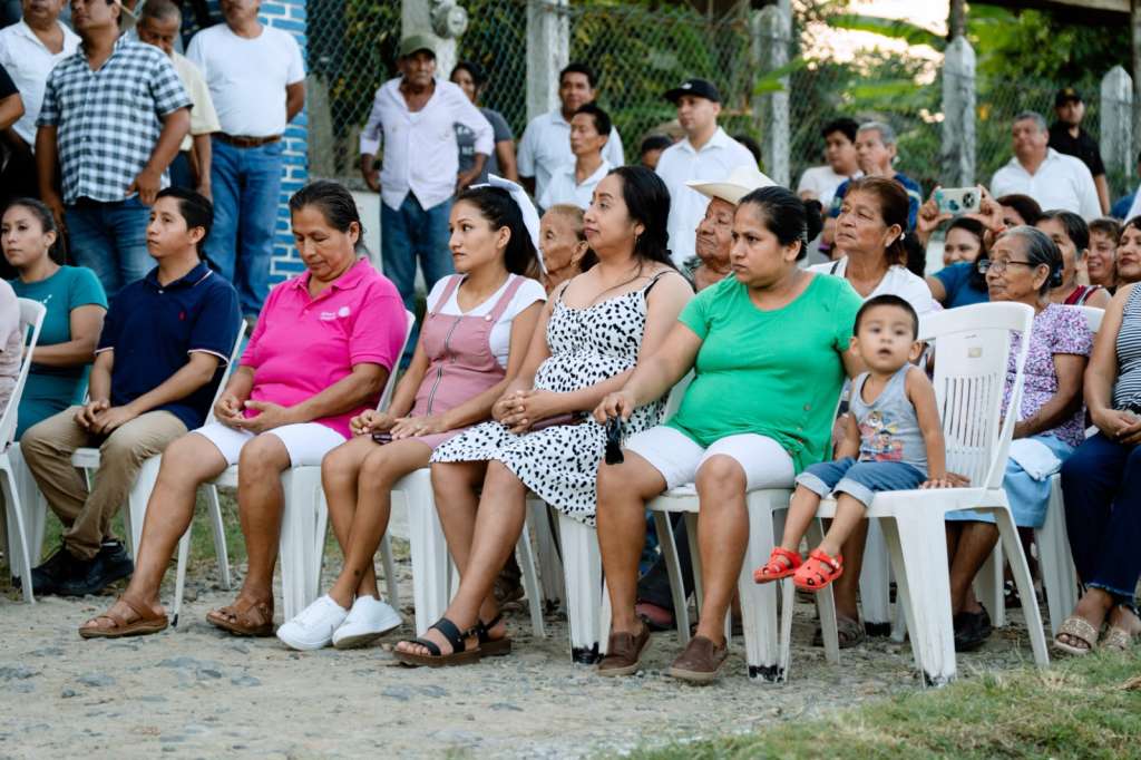 Obra pública en Praxedis Guerrero Km 18