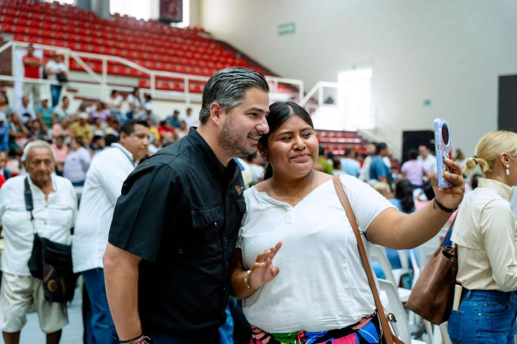 Apoyos sociales para familias de Tuxpan