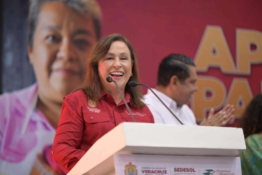 DIF Tuxpan participa en entrega de apoyos sociales