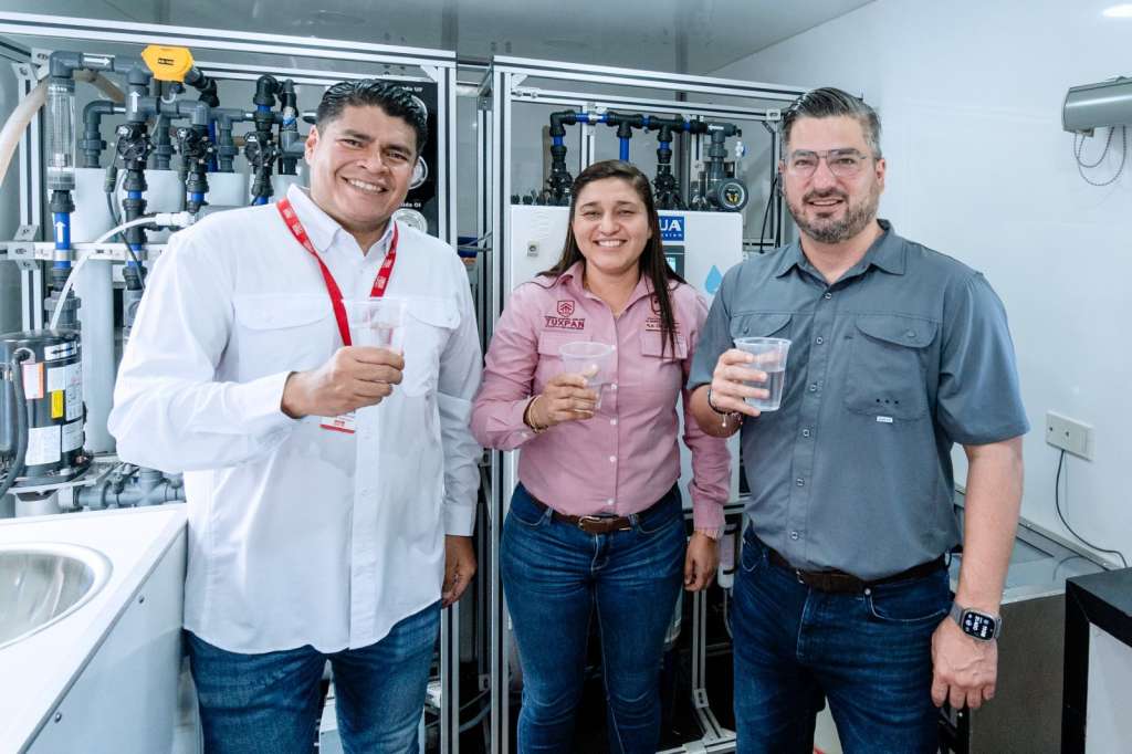 Planta Purificadora Móvil brinda agua potable gratuita a familias de Tuxpan.