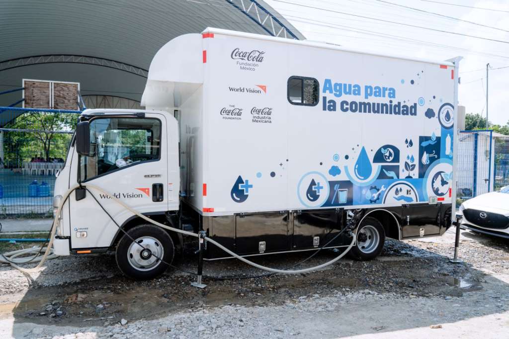 Planta Purificadora Móvil brinda agua potable gratuita a familias de Tuxpan.