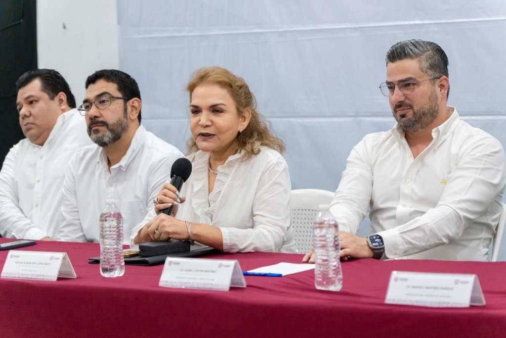 Inicio del Mes del Testamento Tuxpan con autoridades municipales y representantes notariales.