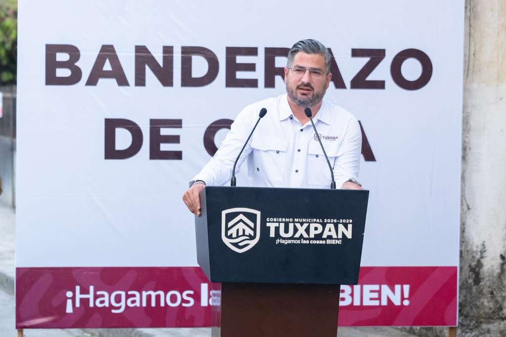 Rehabilitación del drenaje sanitario en la avenida de Los Insurgentes de Tuxpan.