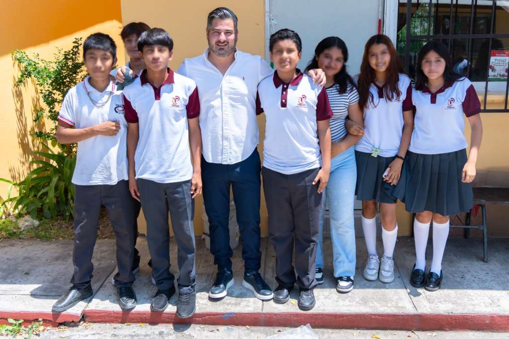 Apoyo educativo al Telebachillerato Anáhuac de Tuxpan.