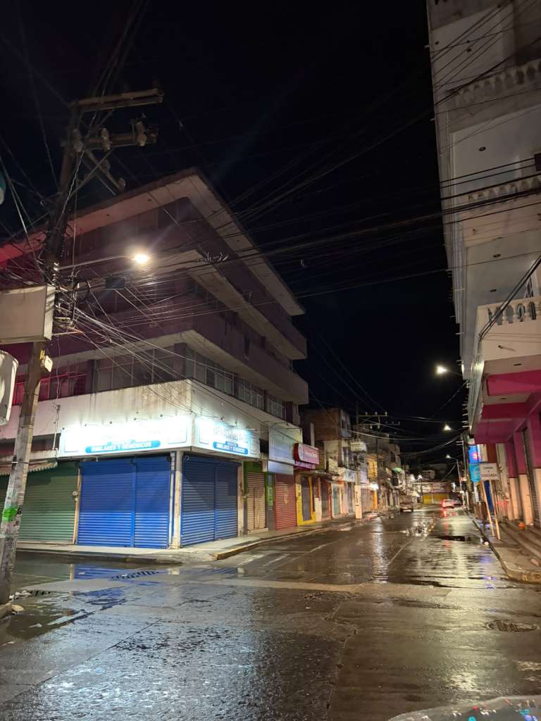 Mantenimiento de drenajes y rejillas para prevenir encharcamientos en Tuxpan.
