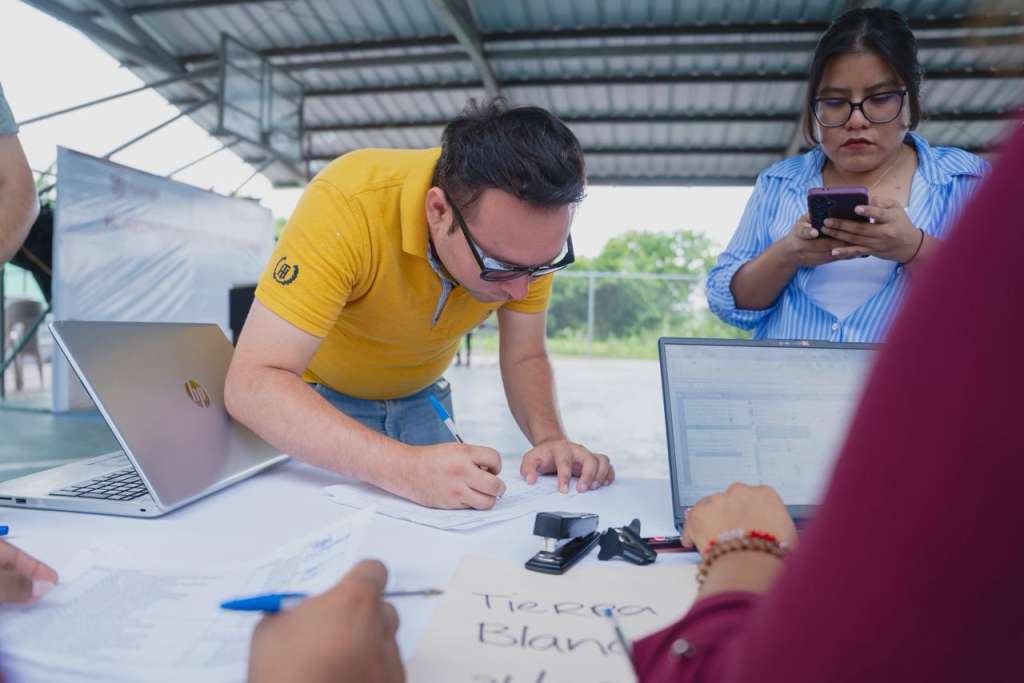 Capacitación laboral en Tuxpan durante el curso de seguridad industrial en Tierra Blanca.